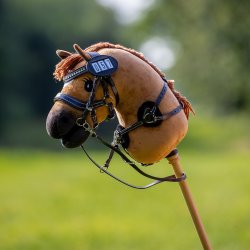 QHP HOBBY HORSE K�phest. Lysebrun