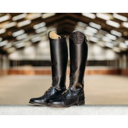 QHP ROMY Junior. Lderridestvle. Bred model